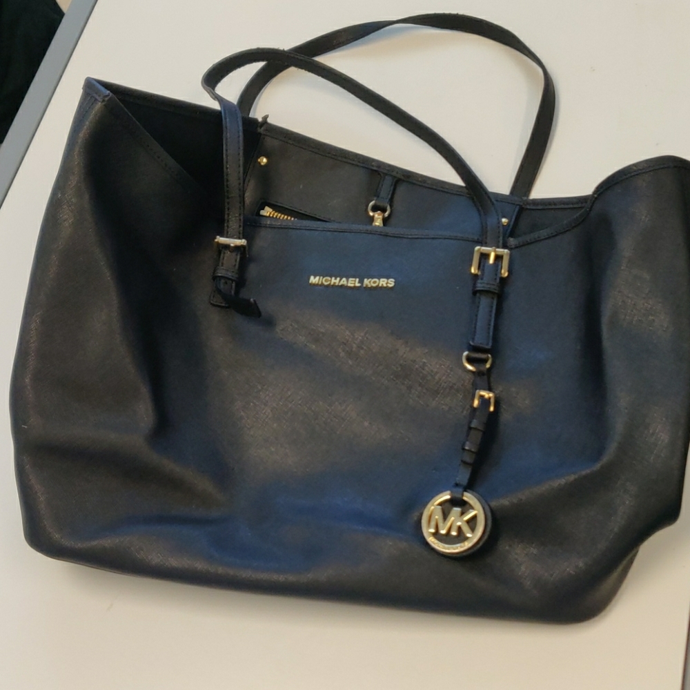 Black leather Michael Kors handbag shoulder bag